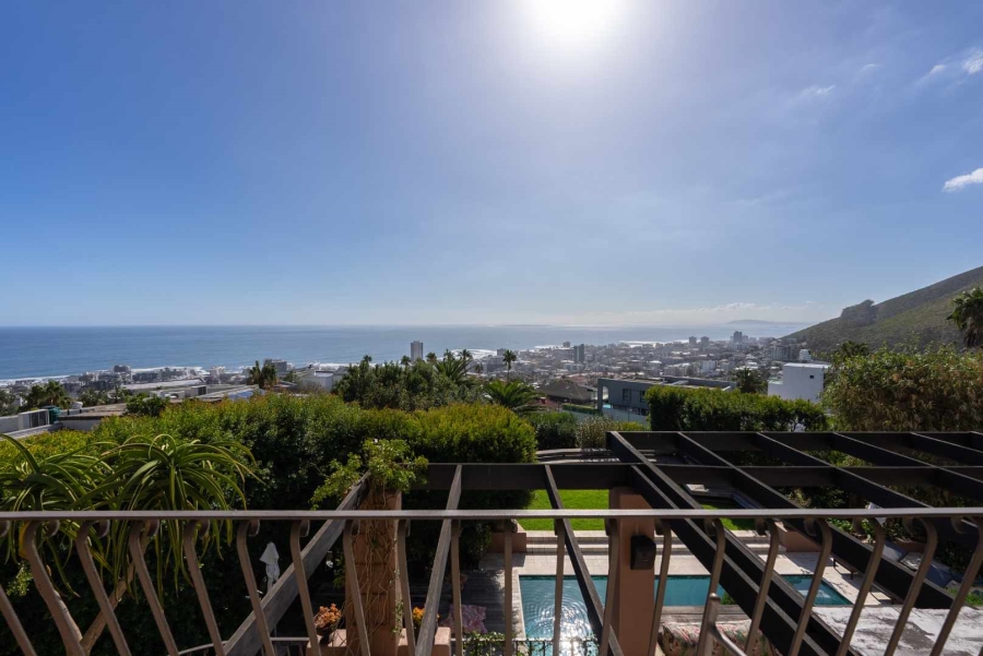 9 Bedroom Property for Sale in Fresnaye Western Cape